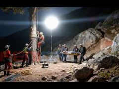 90cm 360° Portable Glare-Free Moon Balloon Light 