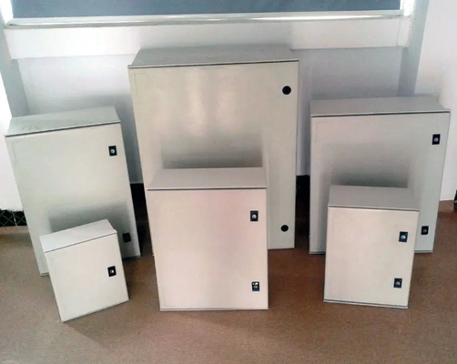 IP66 Su geçirmez Duvar Montajlı Fiberglass Kapaklı Kapaklı Kutusu 600*500*230mm